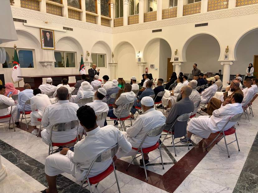 Rencontre du Consul général avec les membres de la communauté résidant à La Mecque et à Taëf