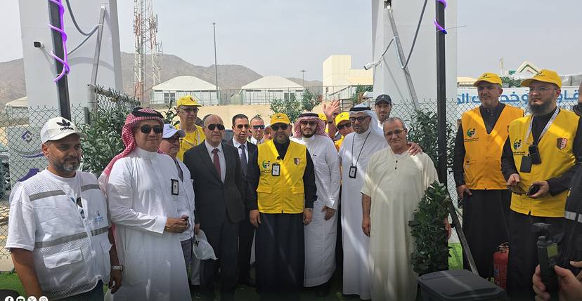 The Consul General inspects the tents of Algerians in Mina and Arafat